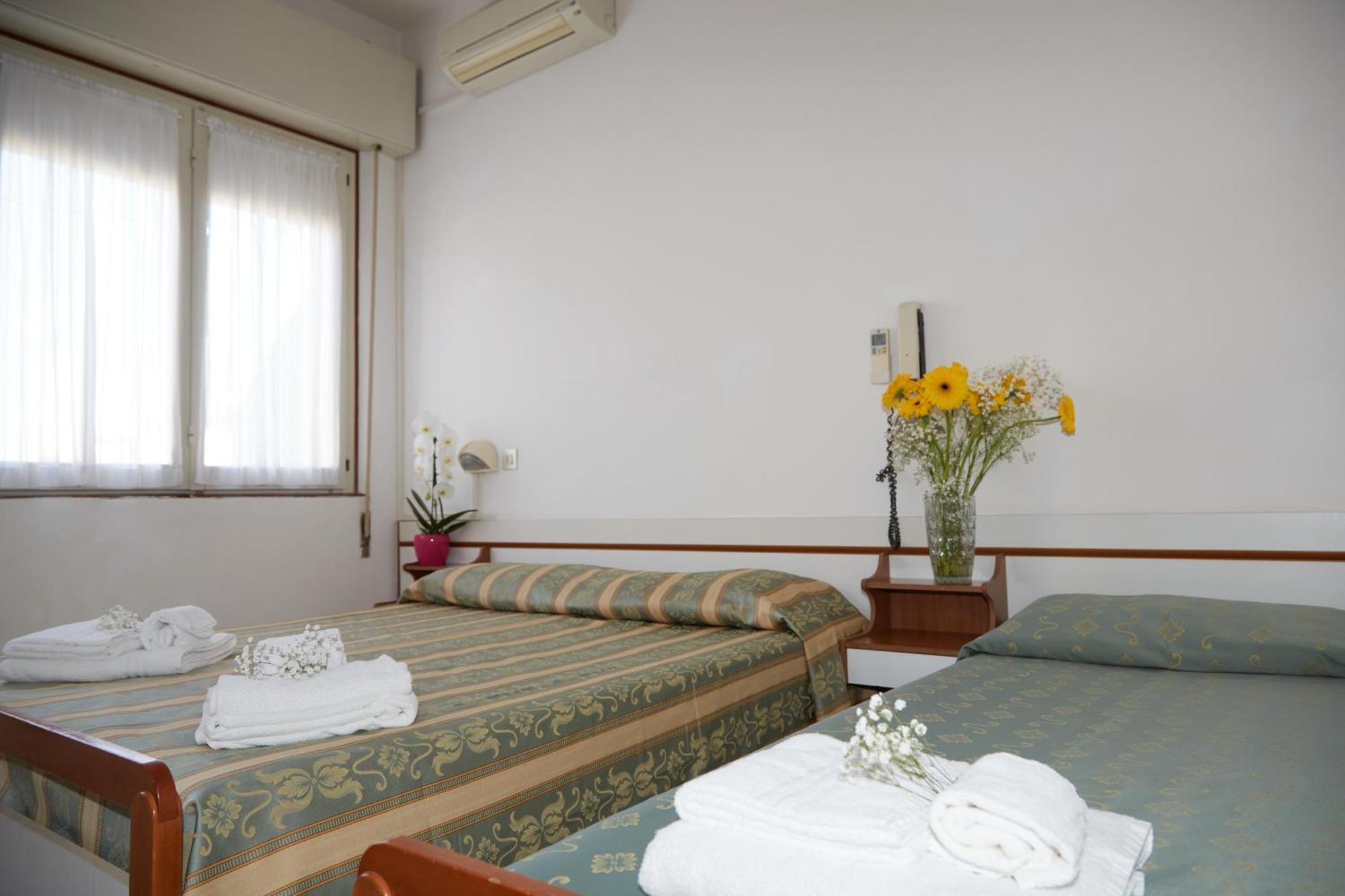Hotel Italiacervia Cervia Exterior foto