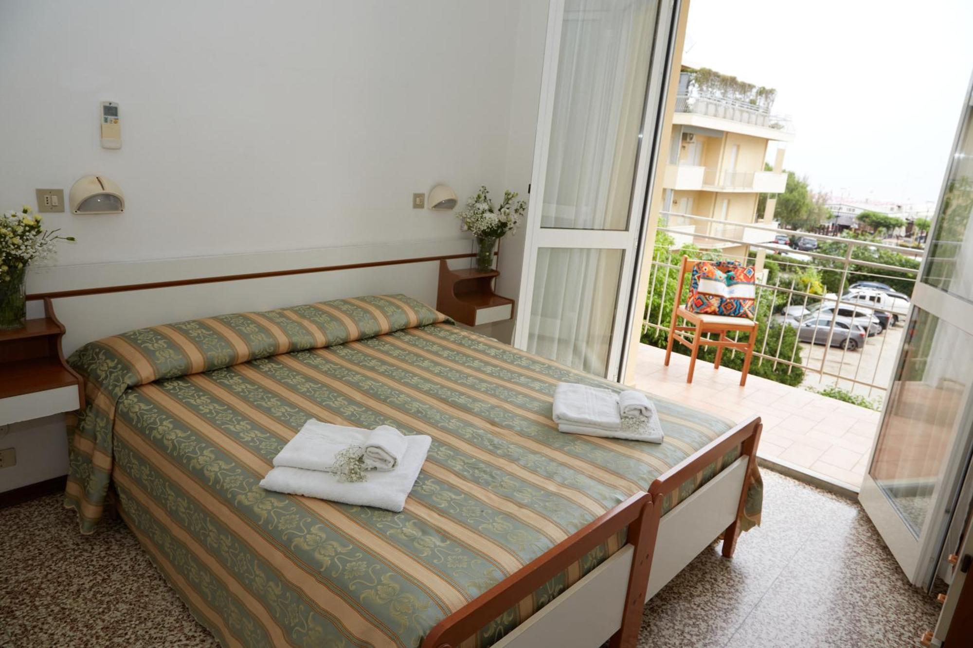 Hotel Italiacervia Cervia Exterior foto