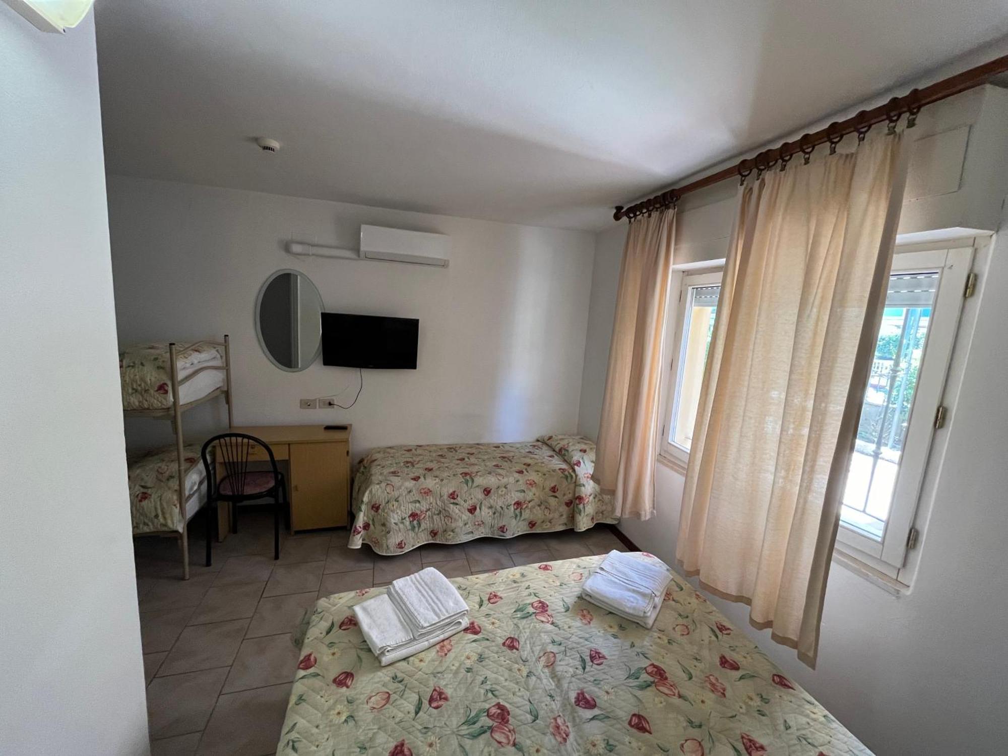 Hotel Italiacervia Cervia Exterior foto